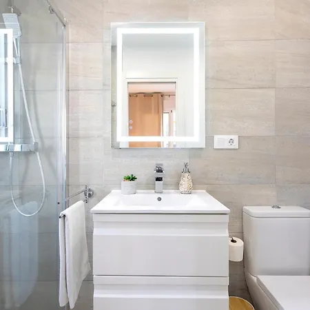 Luxury Penthouse Sea Views- Jacuzzi - Sauna Appartement