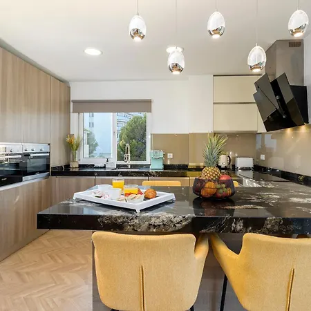 Appartement Luxury Penthouse Sea Views- Jacuzzi - Sauna *