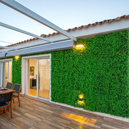 Luxury Penthouse Sea Views- Jacuzzi - Sauna Appartement